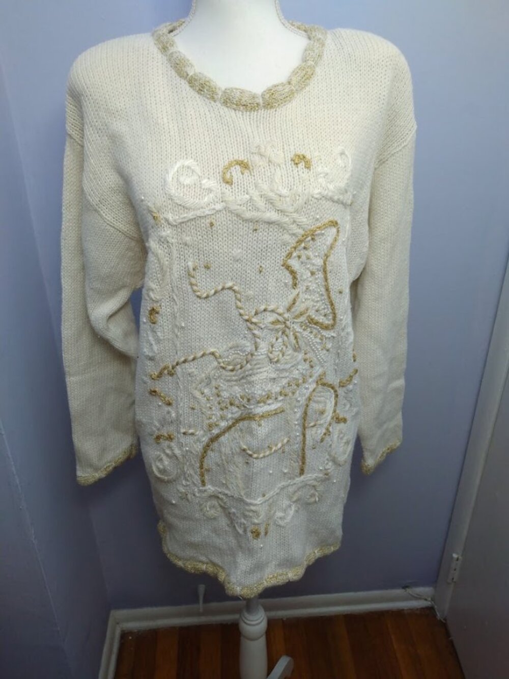 Women's Large Vintage 90s Christmas Sweater Cream Gold Embroidered Reindeer